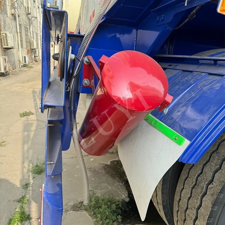 3-Axle Oil Tank Semi-Trailer Minimize Spillage factory 3-Axle Oil Tank Semi-Trailer Minimize Spillage factory